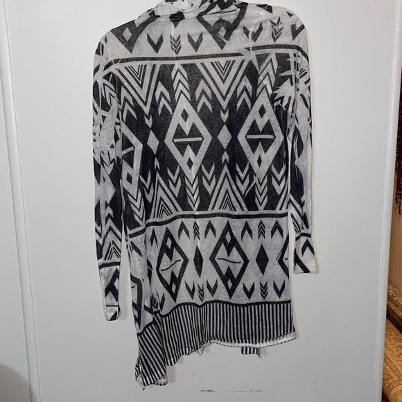 Black and White Charlotte Russe Cardigan - Picture 2 of 7